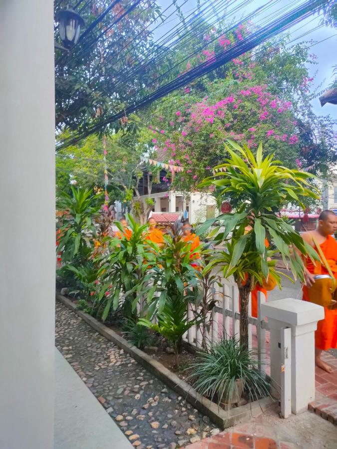Lotus Corner - Heritage B&B Λουάνγκ Πραμπάνγκ Εξωτερικό φωτογραφία