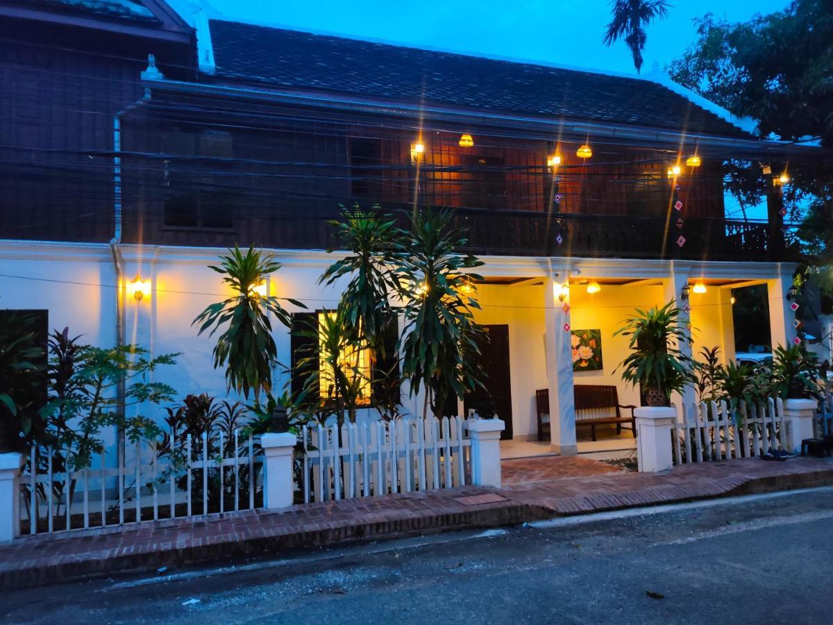 Lotus Corner - Heritage B&B Λουάνγκ Πραμπάνγκ Εξωτερικό φωτογραφία