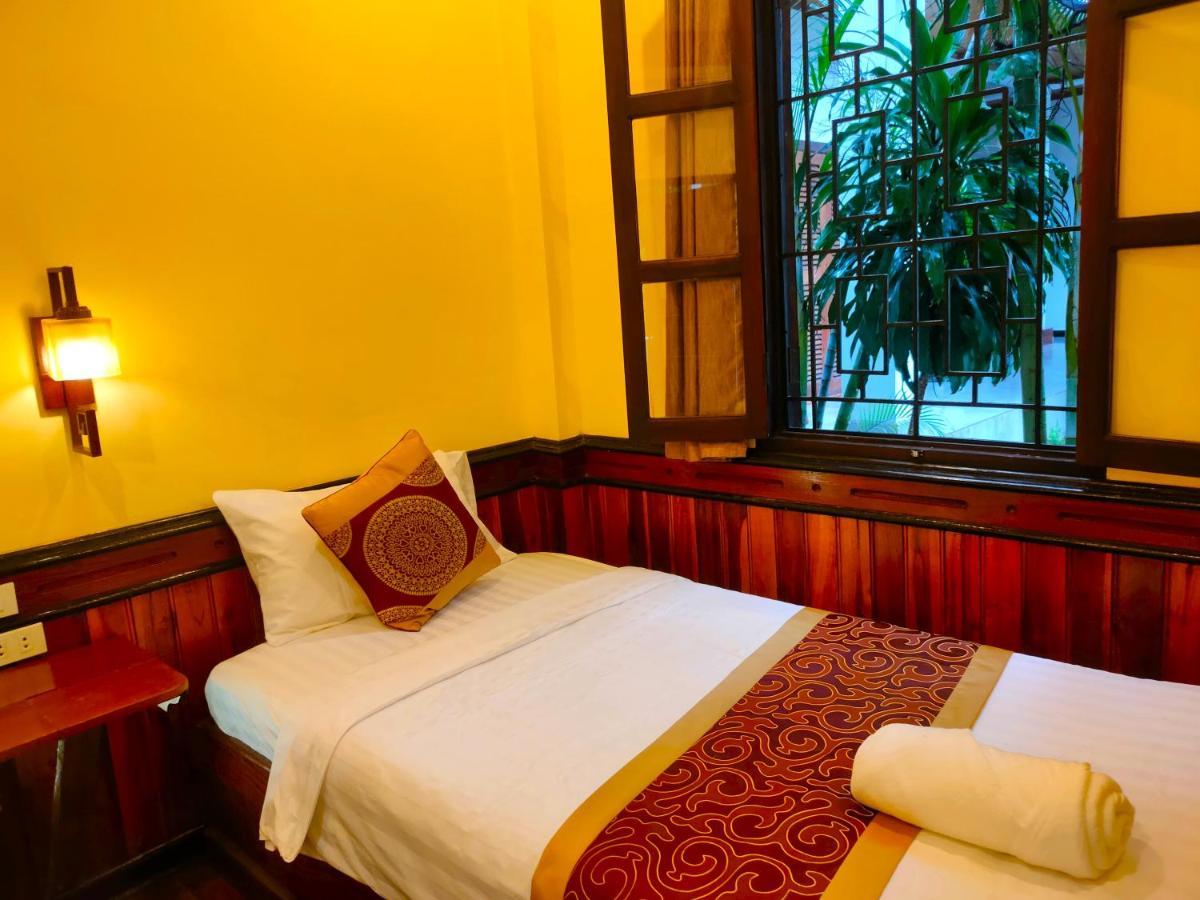 Lotus Corner - Heritage B&B Λουάνγκ Πραμπάνγκ Εξωτερικό φωτογραφία
